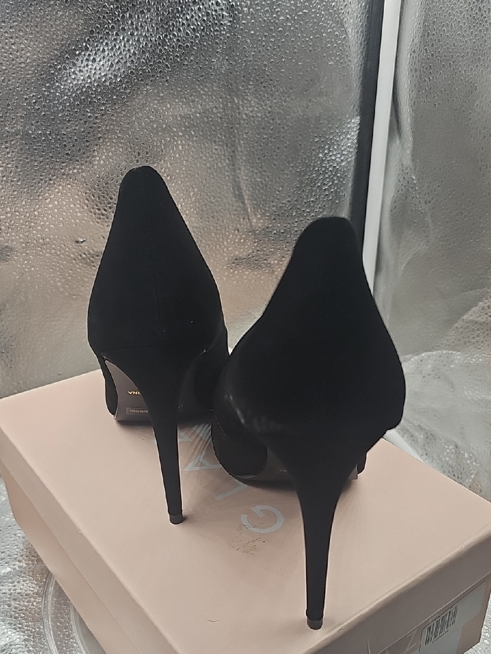 R Black Glaze Heels size 10 - Picture 3 of 14